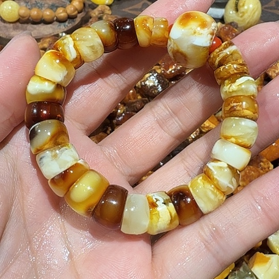 定制琥珀未镶嵌蜜蜡