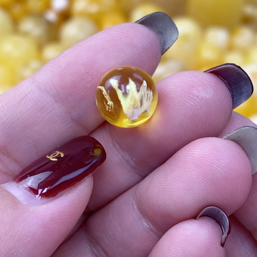 琥珀未镶嵌珠宝奇石尺寸11.8 mm