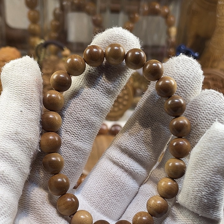 木***容手串/手链檀香木老山檀香0.8老料沉水奶甜，果蜜甜精品