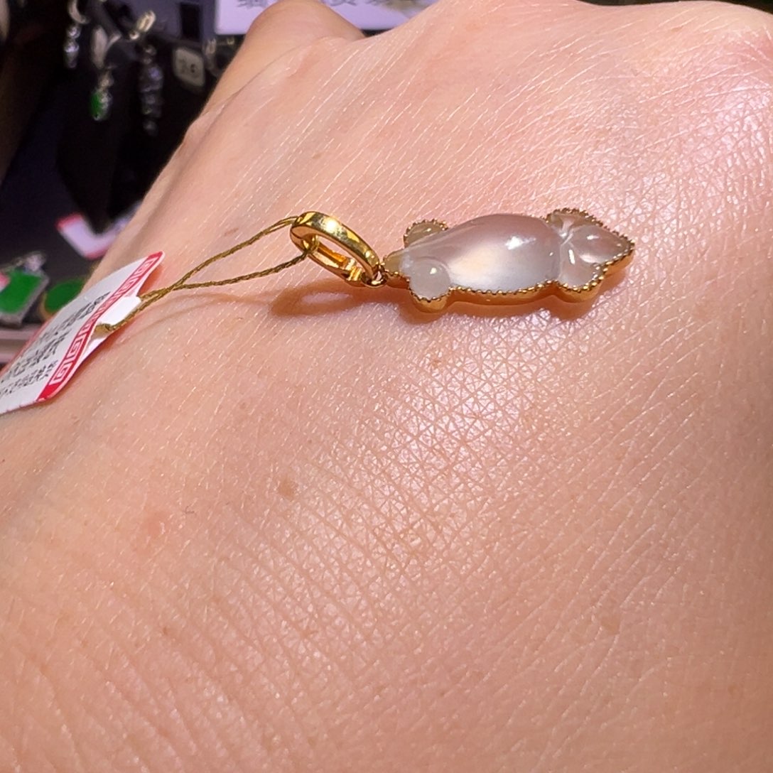 翡翠颈饰18K金镶嵌吊坠