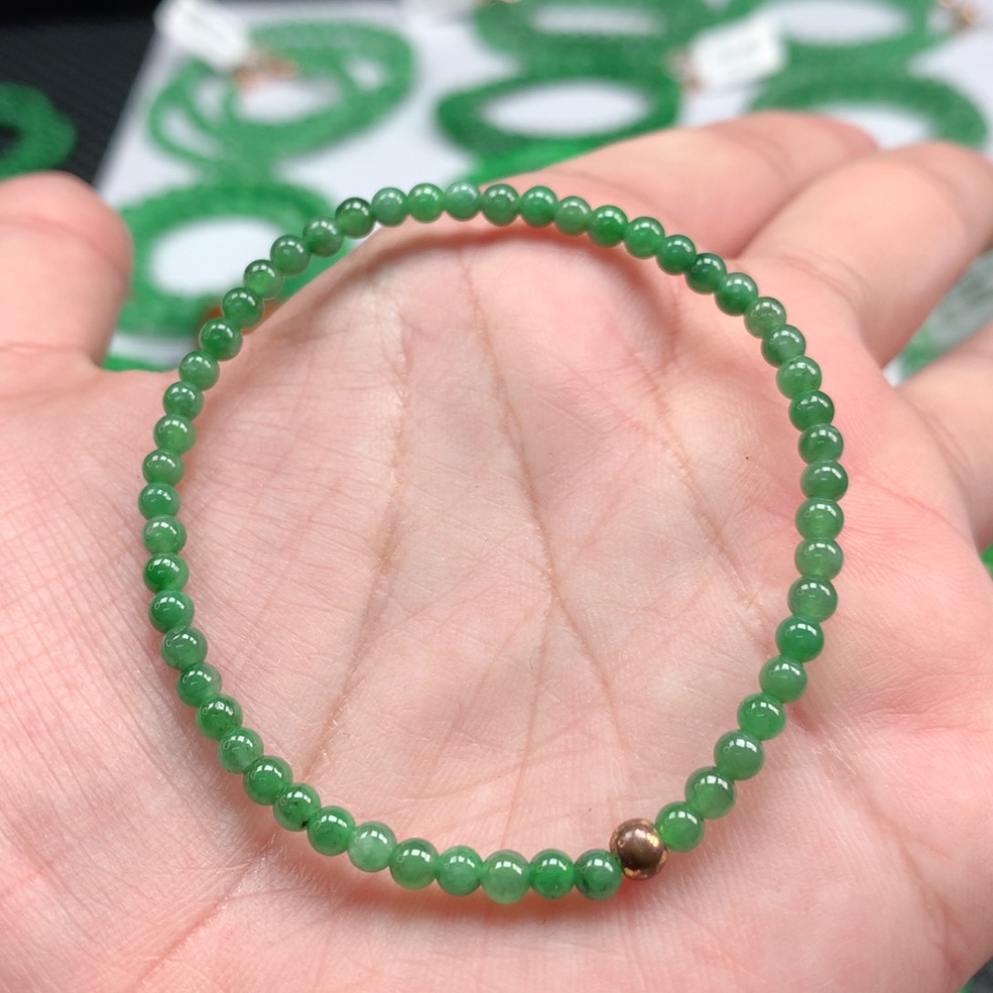 翡翠手链未镶嵌翡翠