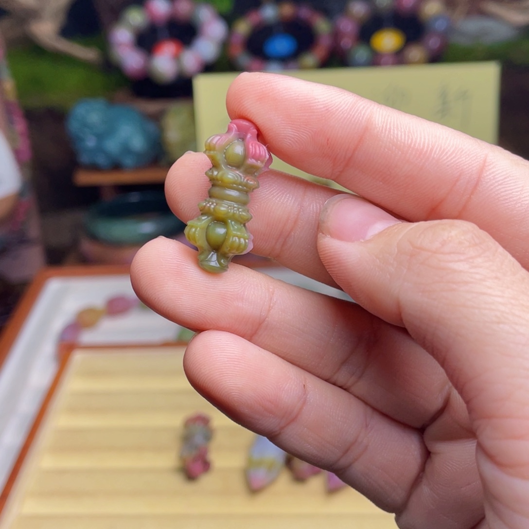 玛瑙/玉髓珠宝半成品未镶嵌呀***宝盐源玛瑙西瓜色金刚杵