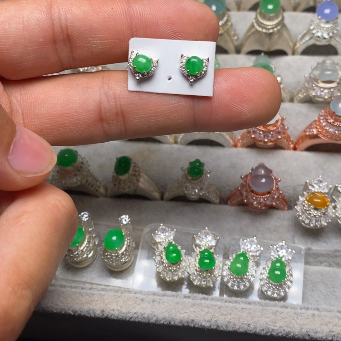 翡翠耳饰未镶嵌耳钉