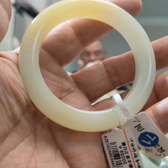 ****予和田玉未镶嵌手镯