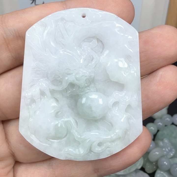 翡翠挂件未镶嵌翡翠