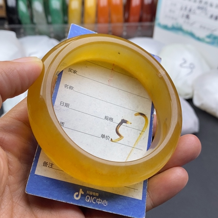 未镶嵌手镯石英质玉