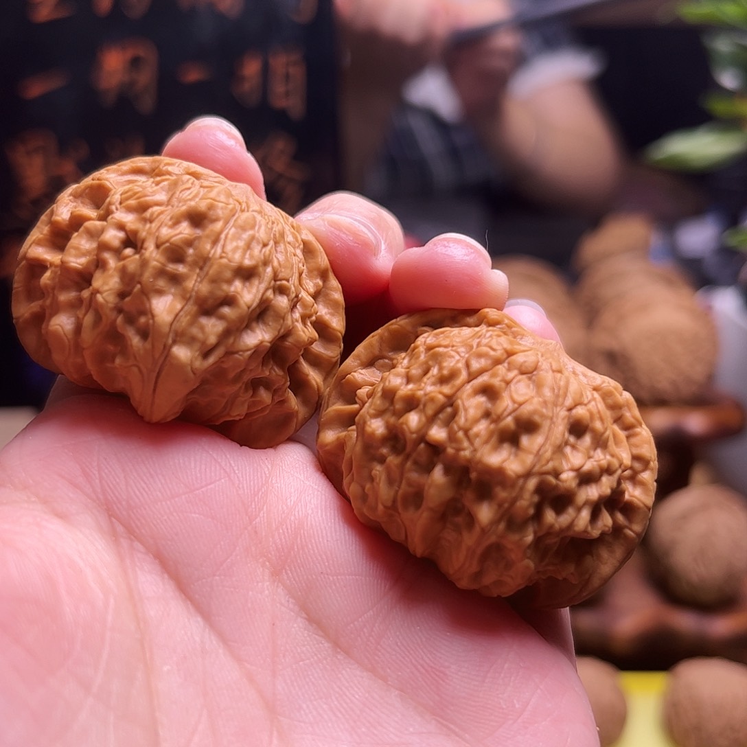 飞***天把件文玩核桃40尺全品正磨47