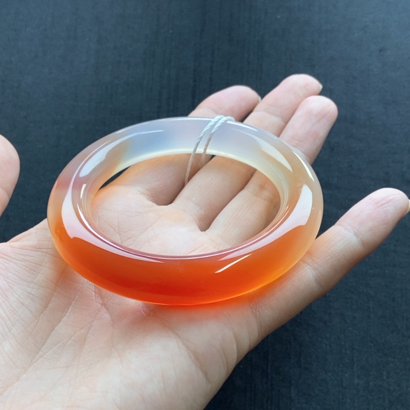 【闪购商品】玛瑙/玉髓手镯未镶嵌简****?