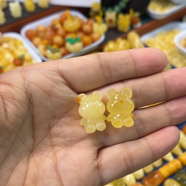 琥珀未镶嵌裸石卡19加小熊一对