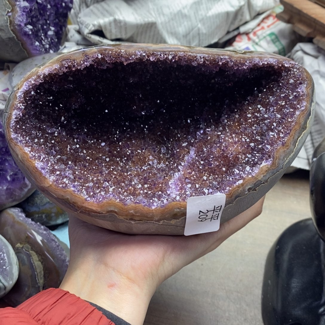 阿***泽未镶嵌水晶大型摆件（非配饰）