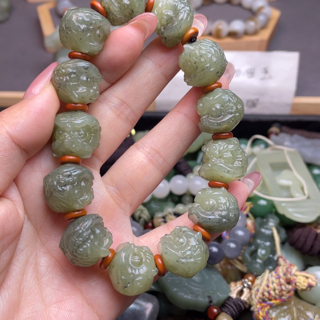 和田玉颈饰未镶嵌