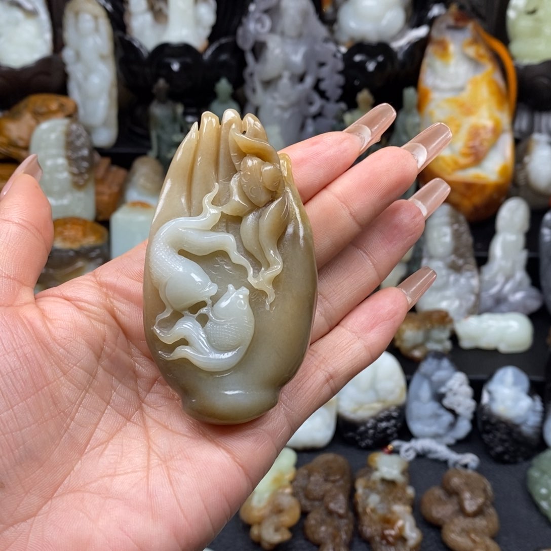 和田玉颈饰未镶嵌浮**零