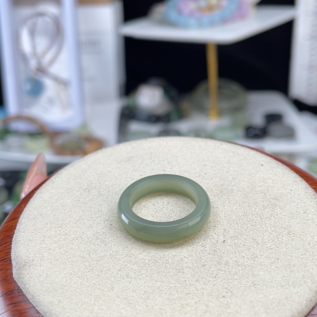 和田玉未镶嵌戒指o17湖水绿细条16.8