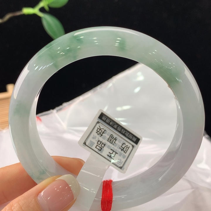 翡翠手镯未镶嵌111-0044