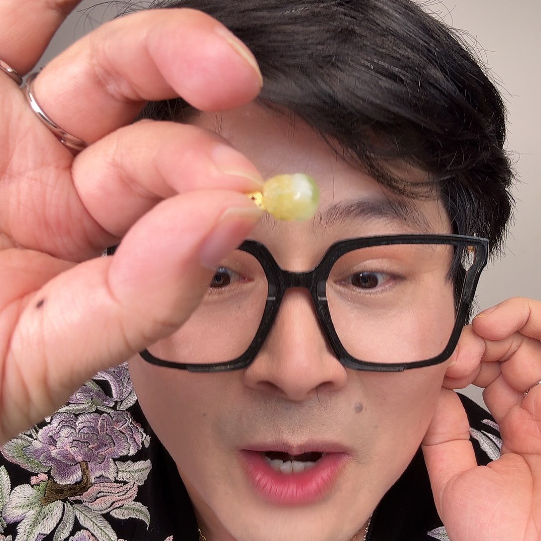 翡翠18K金镶嵌颈饰一件