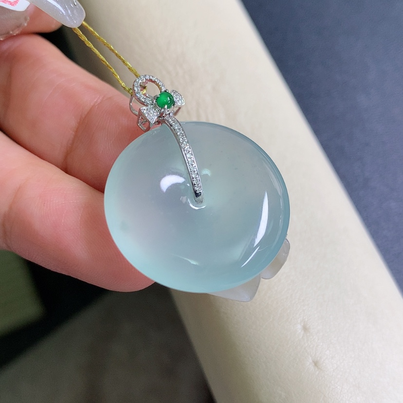 【闪购商品】翡翠颈饰18K金镶嵌扣子