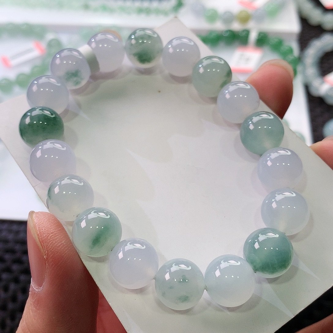 翡翠手链未镶嵌翡翠