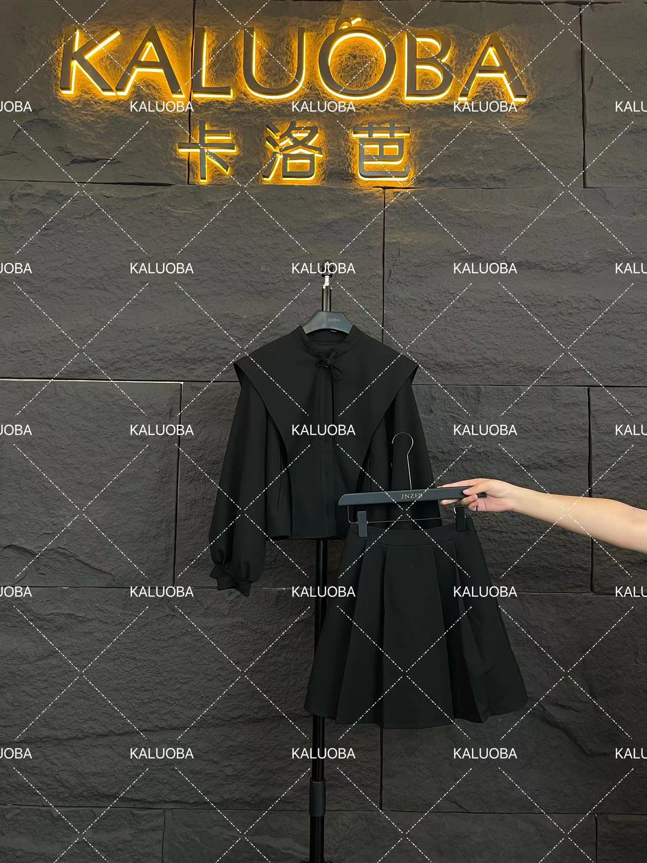 【原创大码设计师款】早秋新款长袖娃娃领减龄上衣+半裙5660