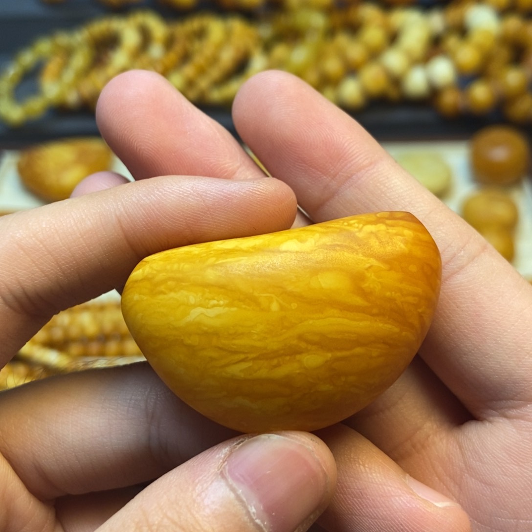 蜜蜡未镶嵌珠宝奇石