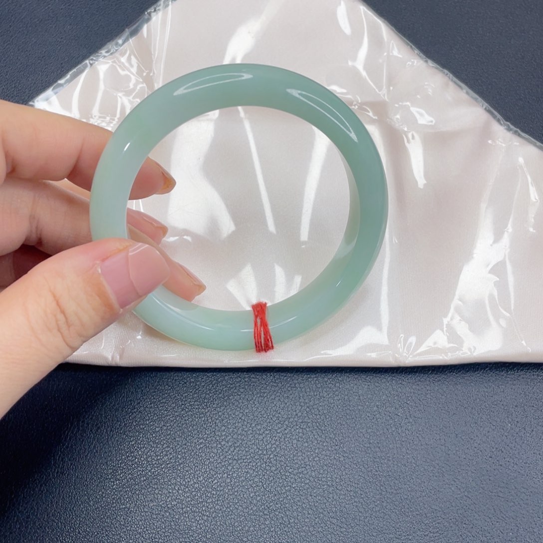 翡翠未镶嵌手镯甜果绿手镯