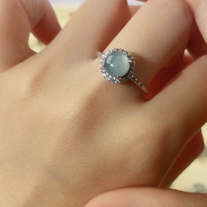 翡翠未镶嵌颈饰戒指