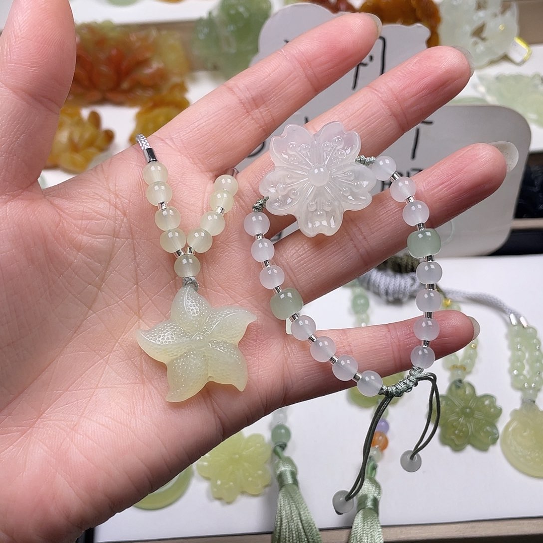 蛇纹石玉未镶嵌颈饰