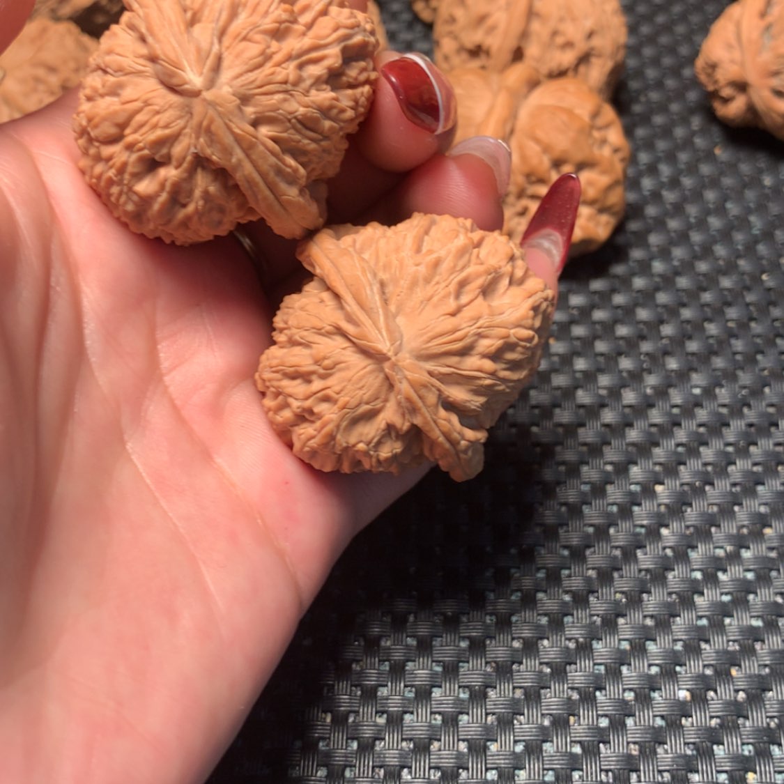 【闪购商品】文玩核桃吊坠三角白