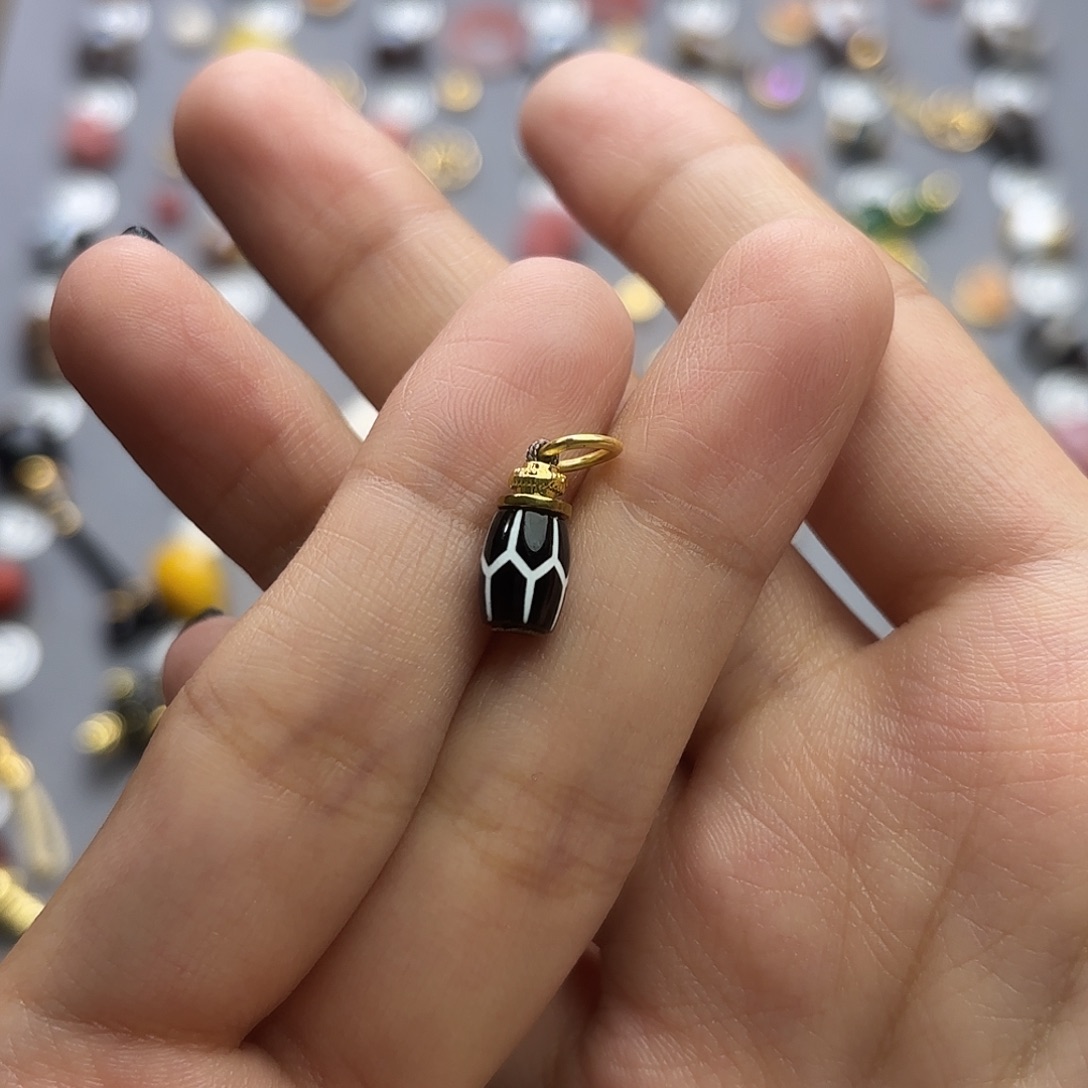 是***吖玛瑙/玉髓未镶嵌文玩配饰