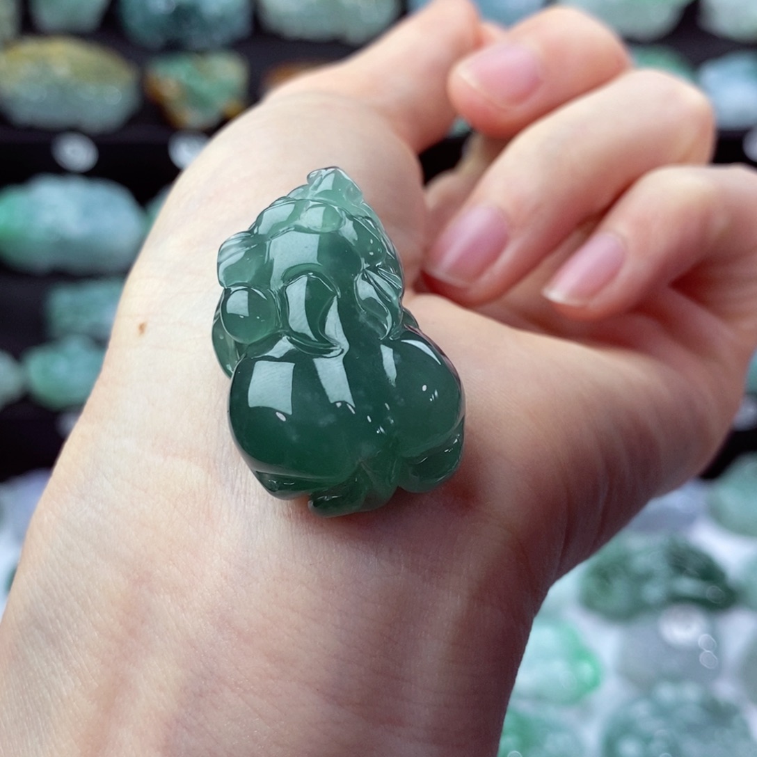 翡翠颈饰未镶嵌天然