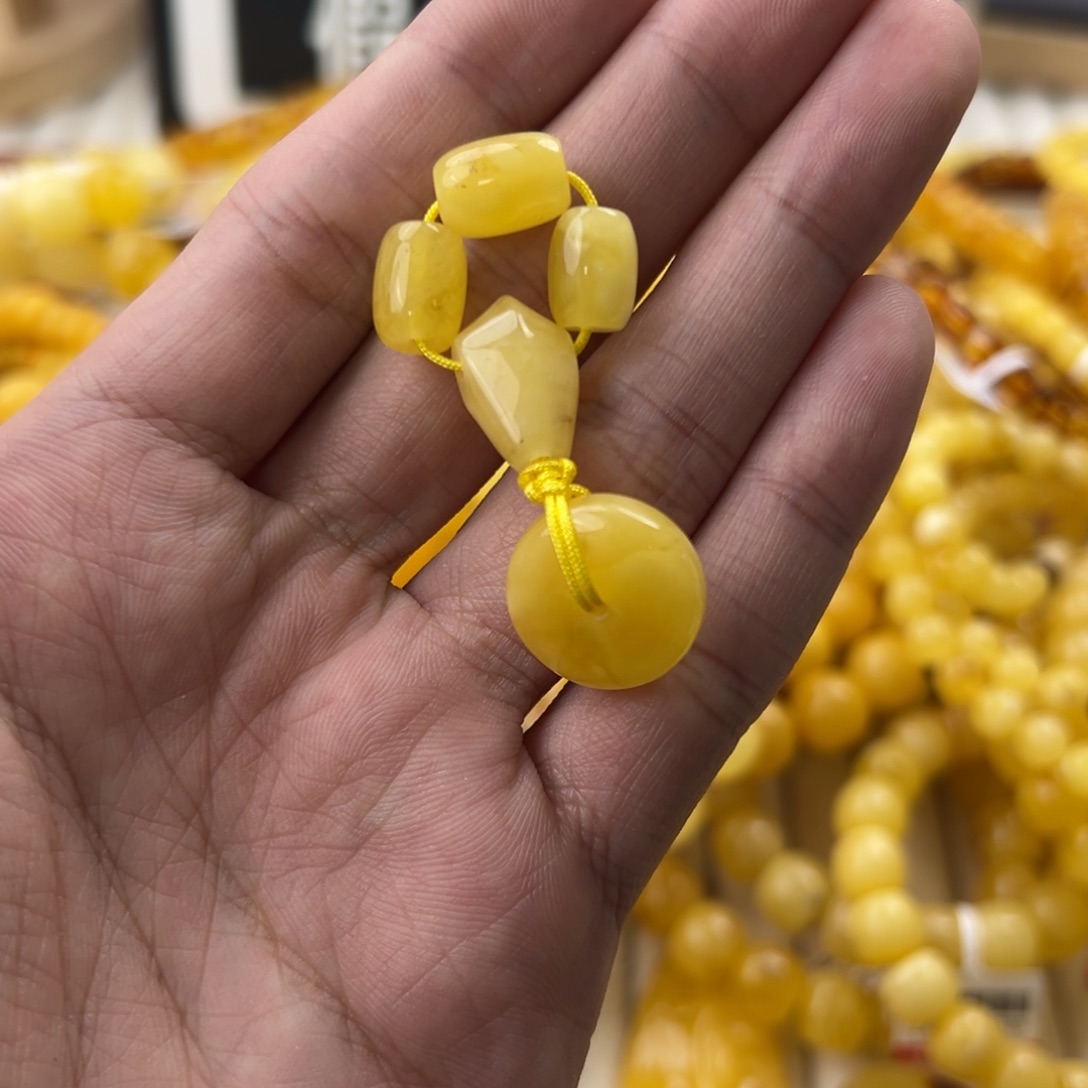 琥珀珠宝奇石未镶嵌