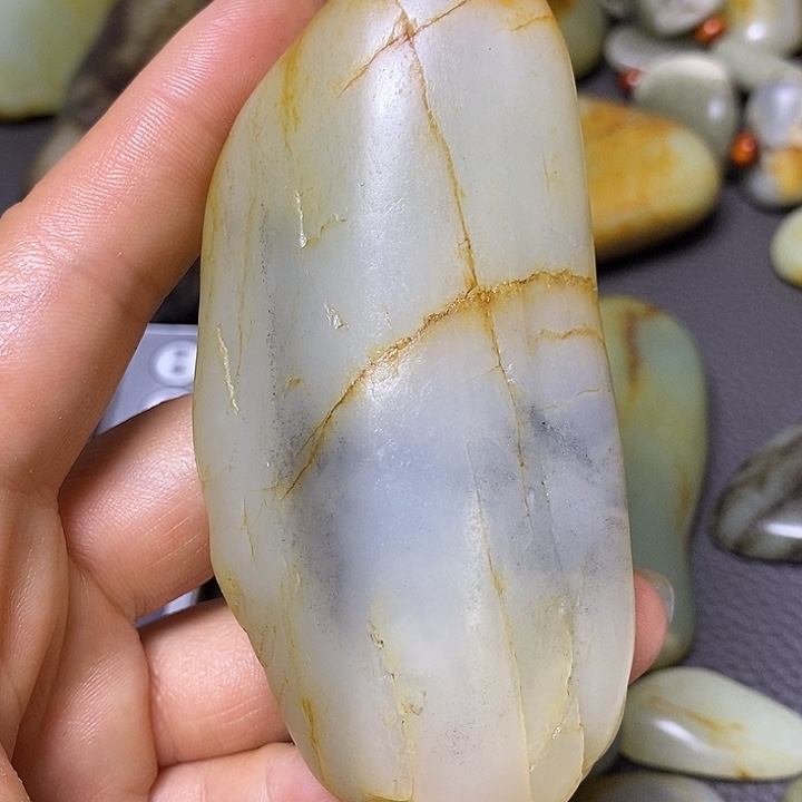 未镶嵌和田玉（糖玉）挂件