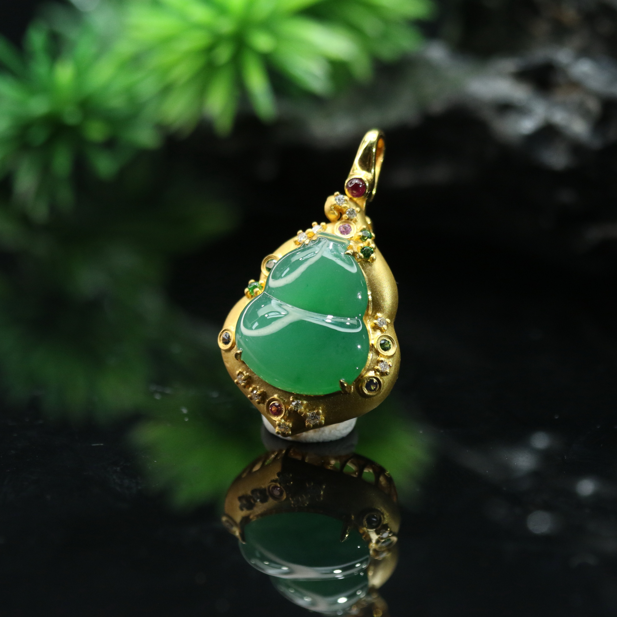 21天然缅甸翡翠A货18k绿葫芦吊坠/700725/北京中保拍卖
