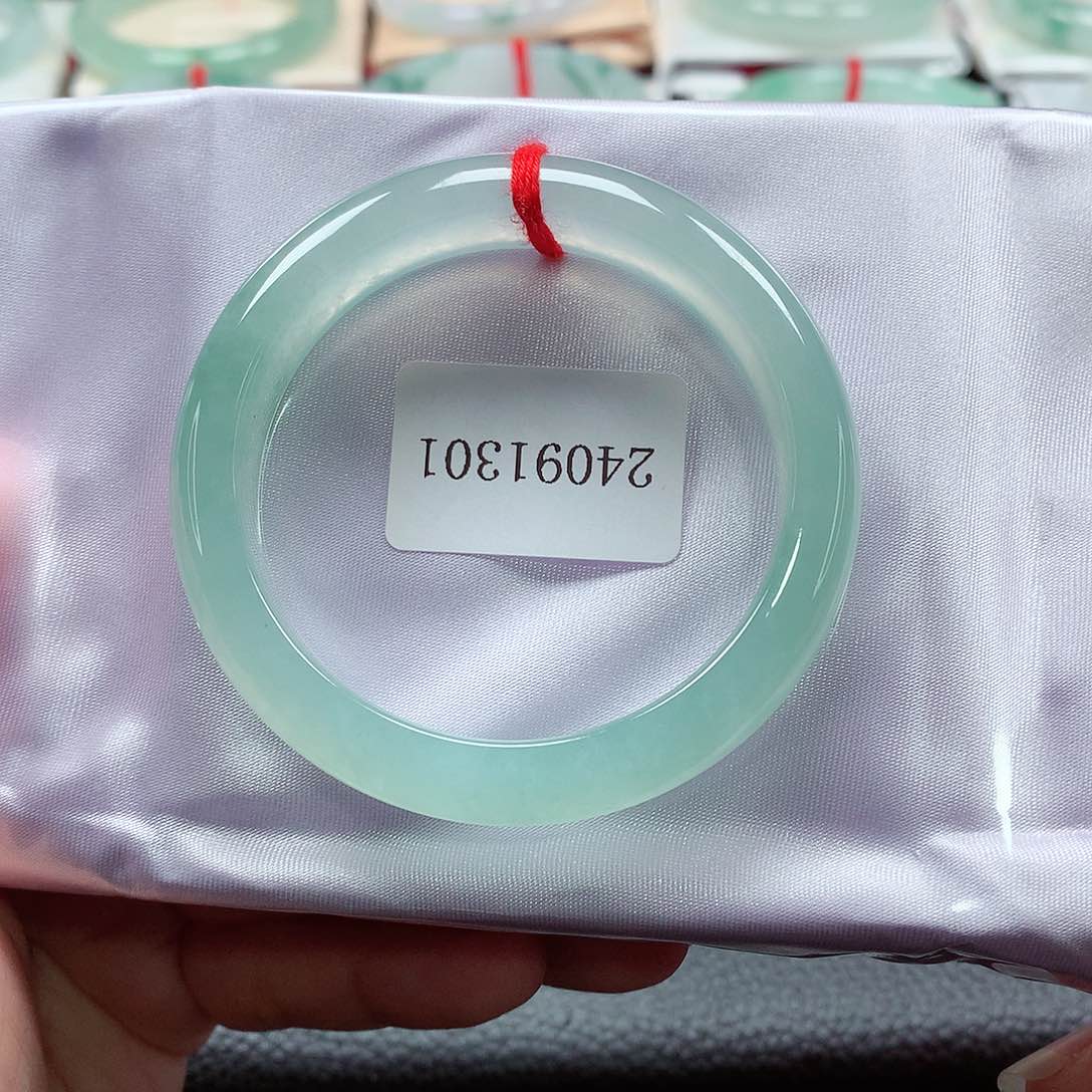 翡翠手镯未镶嵌天然A货翡翠手镯  冰川蓝