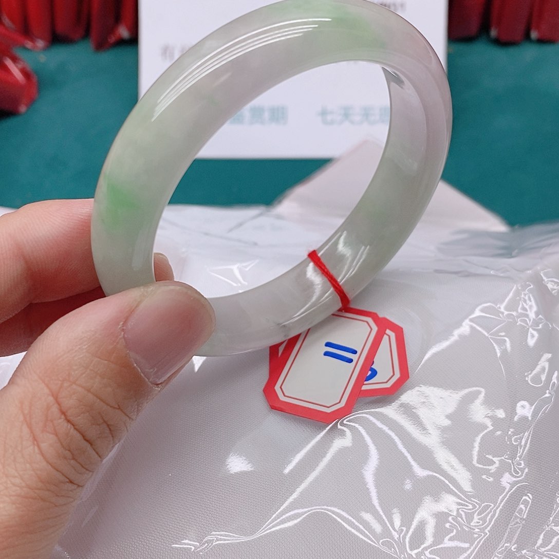 翡翠手镯未镶嵌晓****1111111111