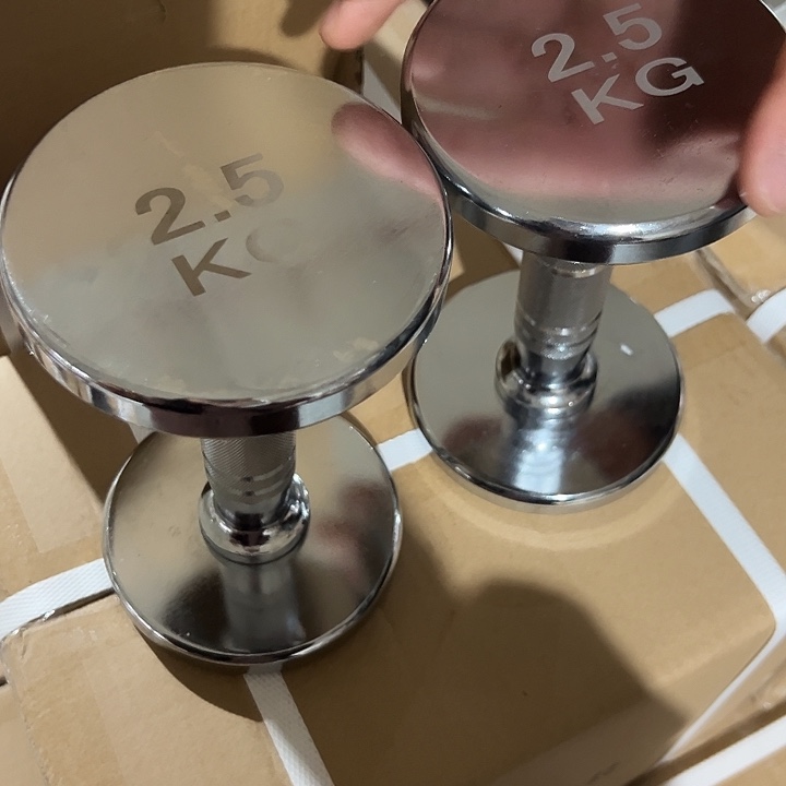 全新电镀纯钢新款2.5公斤哑铃一对