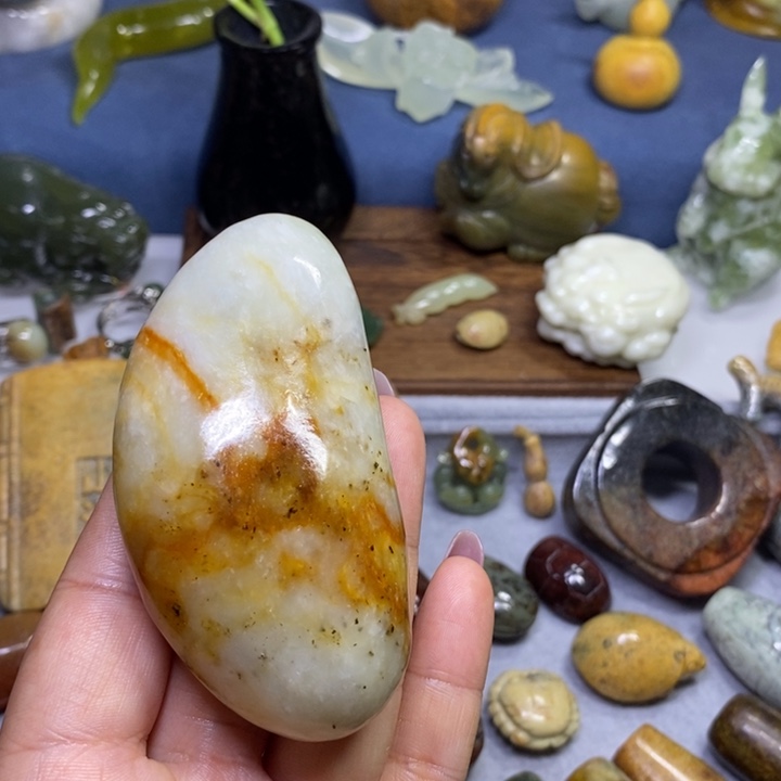 蛇纹石玉未镶嵌花玉