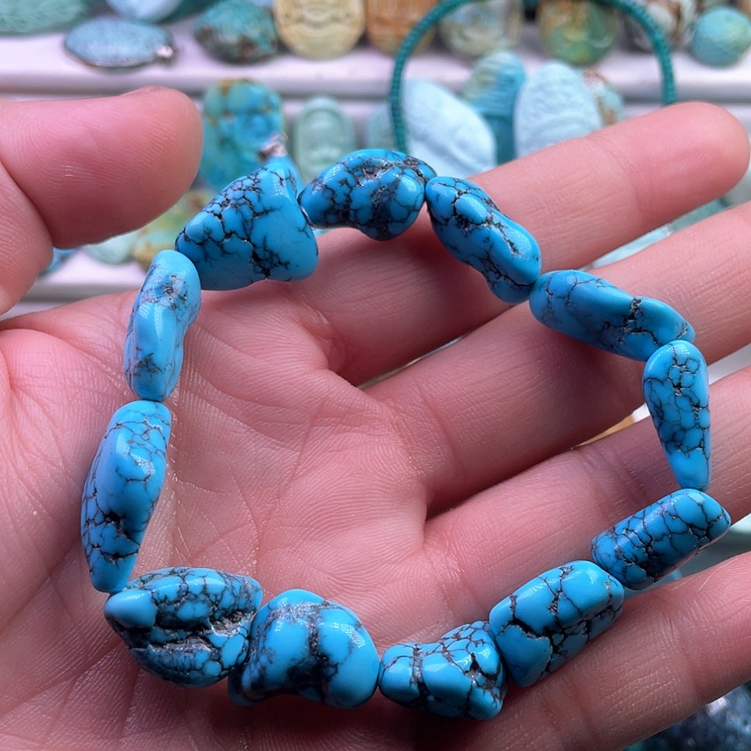 绿松石颈饰未镶嵌