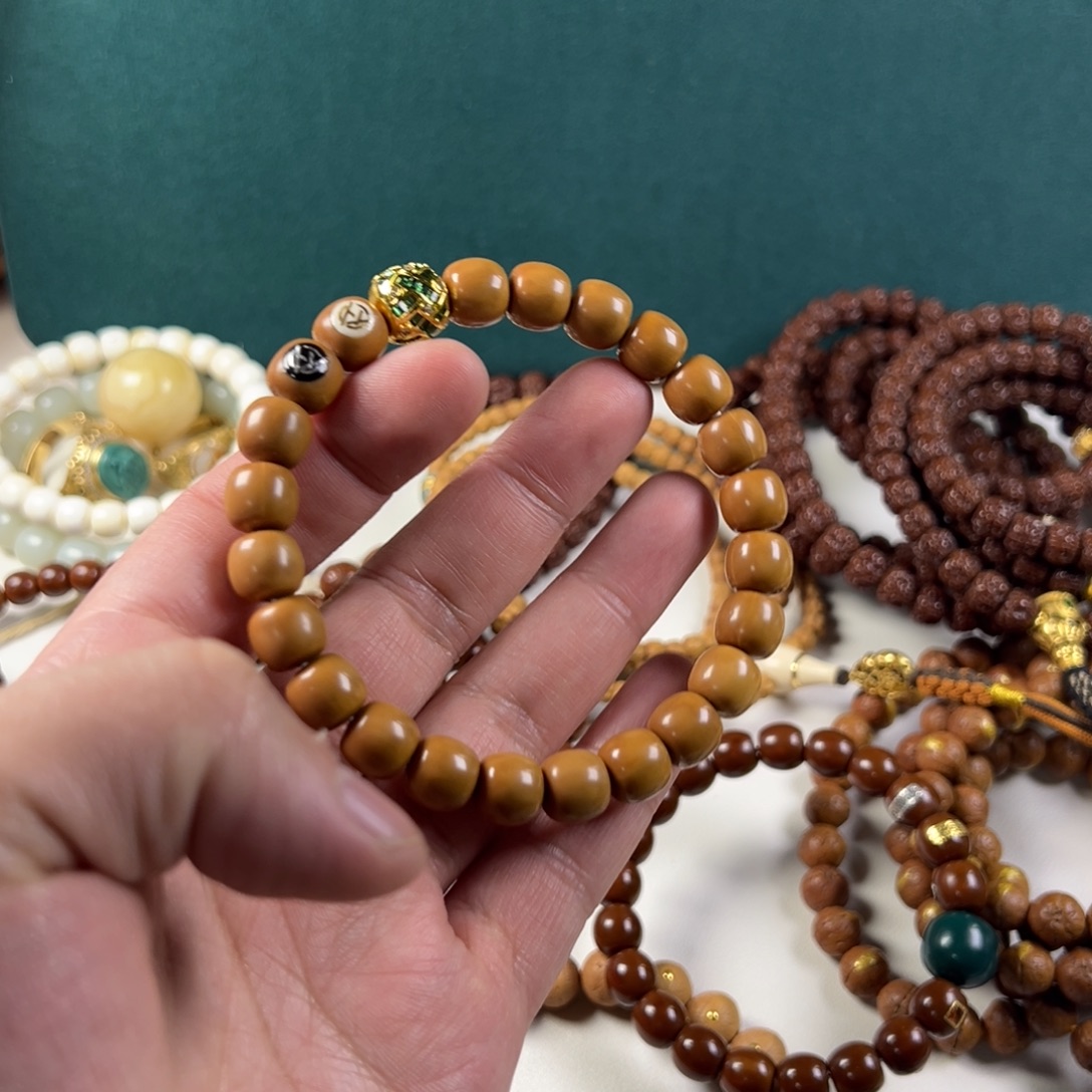 猴头核桃吊坠。。。。。。。。。。。