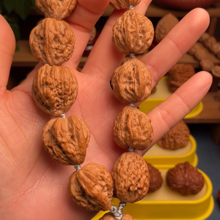 文玩核桃把件白狮子手持23