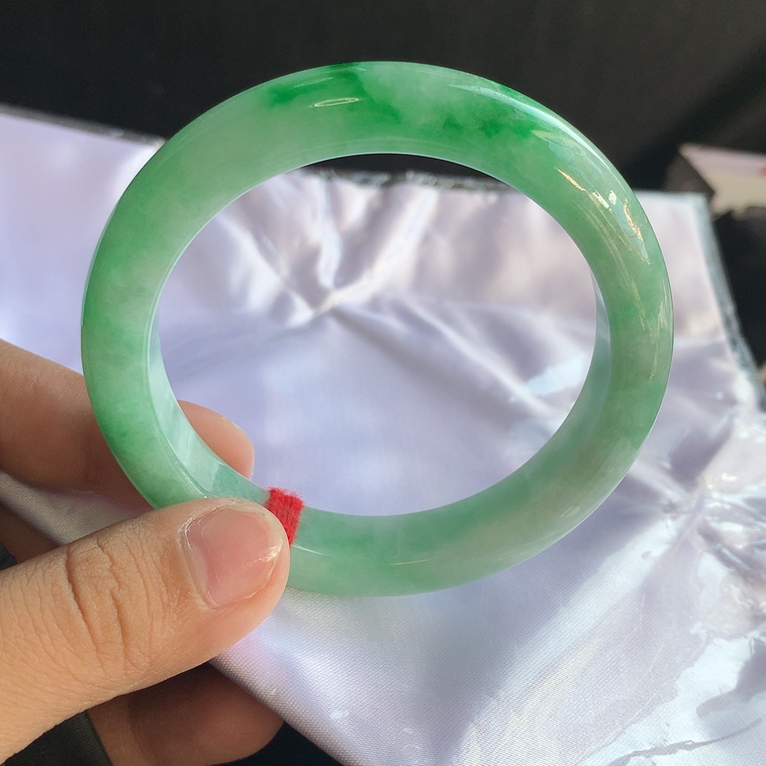 翡翠手镯未镶嵌57圈2335