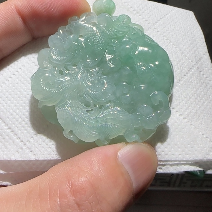 翡翠颈饰未镶嵌凤凰