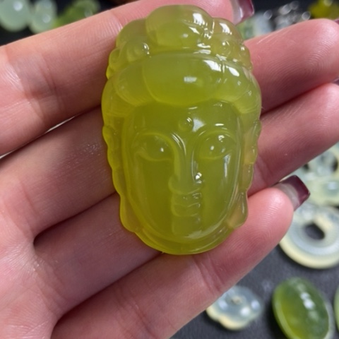 蛇纹石玉挂坠未镶嵌