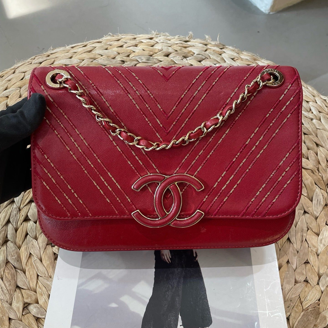 99新 Chanel/香奈儿 99新-红金V纹翻盖斜挎包