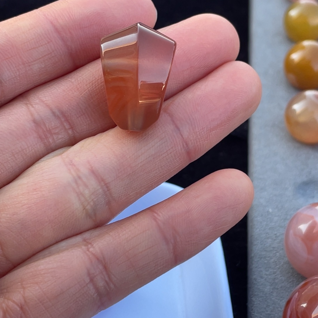 南红玛瑙未镶嵌天然原矿冰菊三通