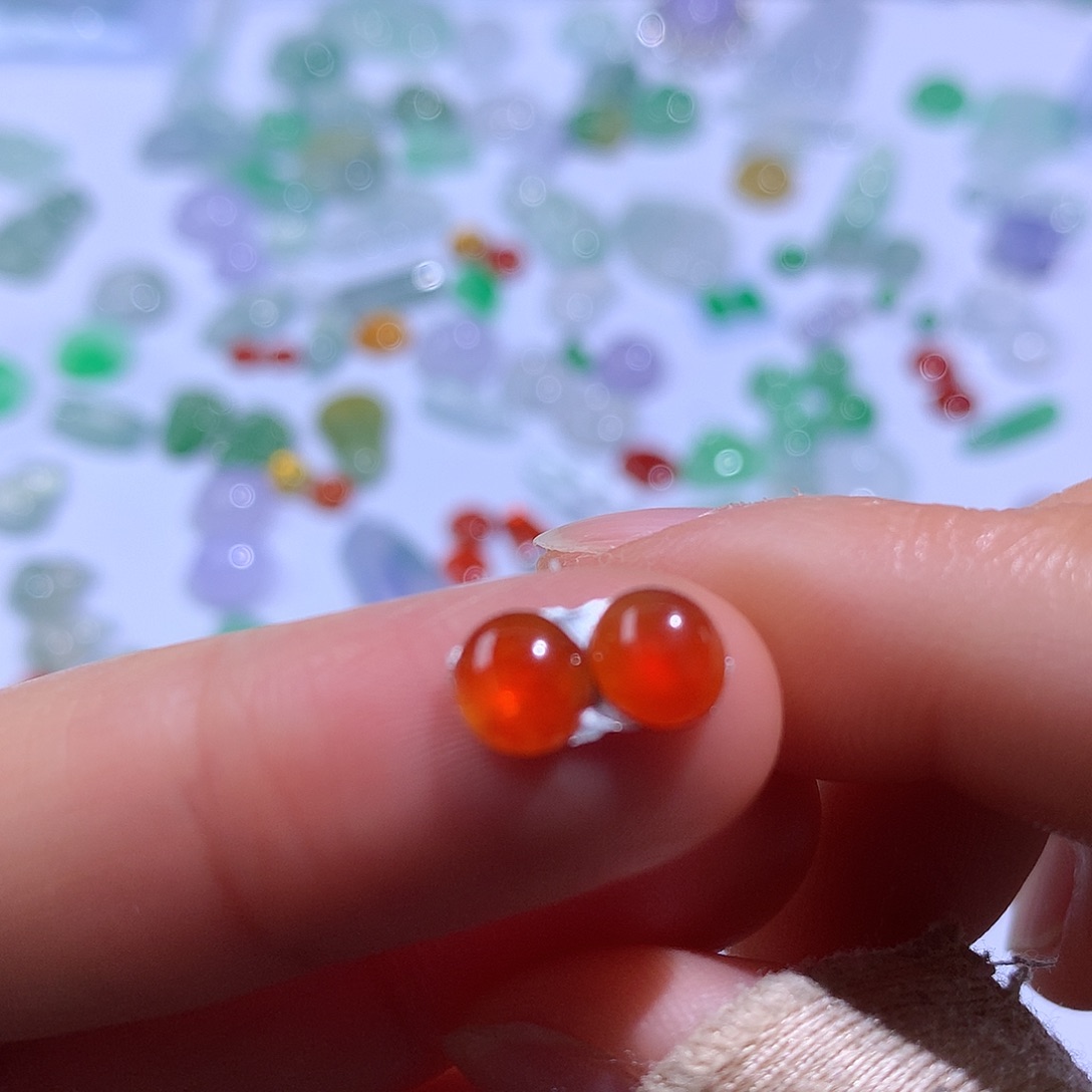 翡翠颈饰未镶嵌耳钉