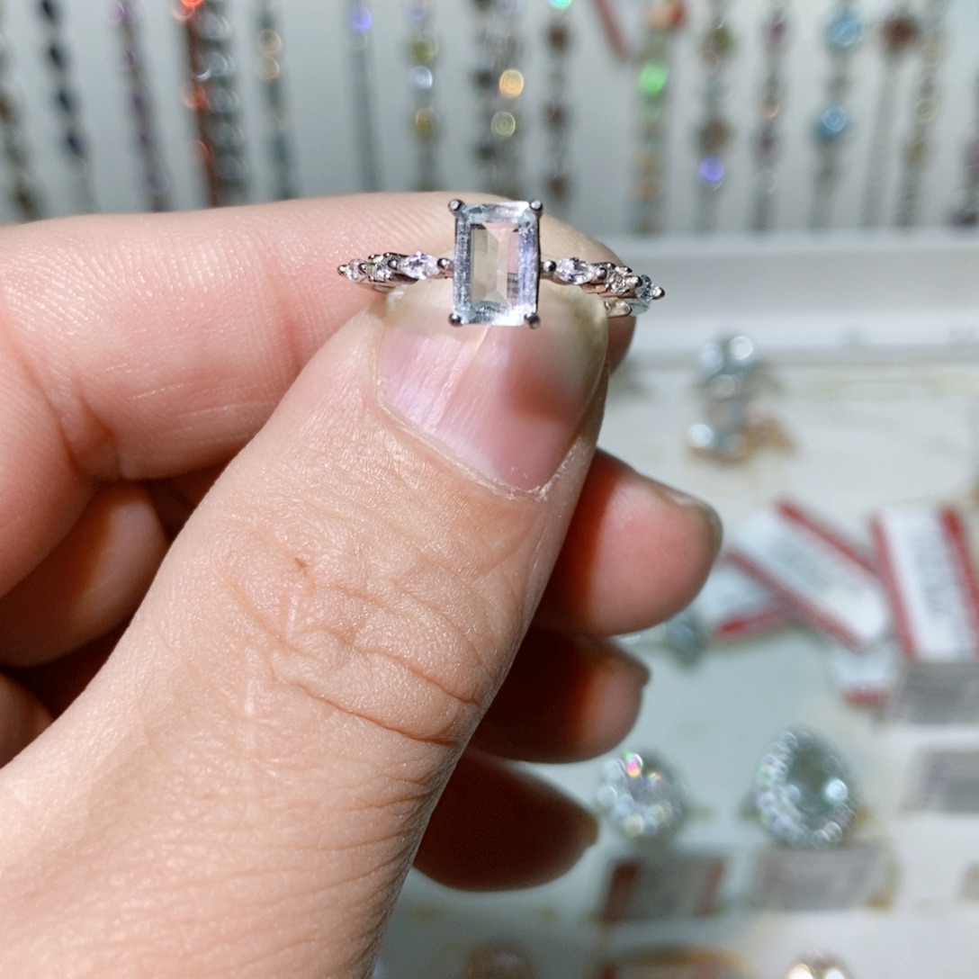 绿水晶戒指银S925镶嵌性***蛛