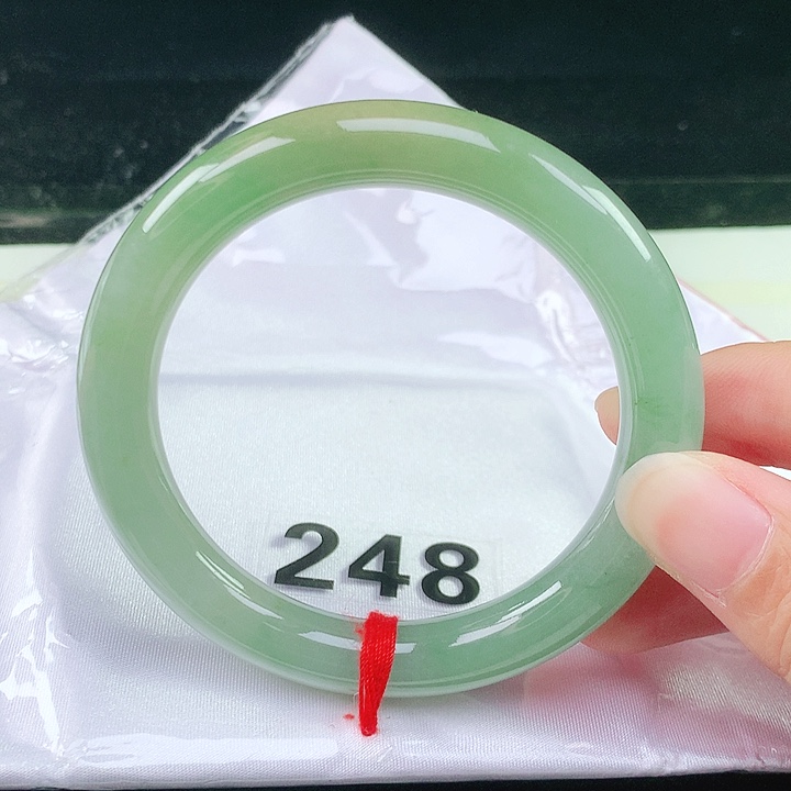 未镶嵌手镯翡翠翡翠手镯