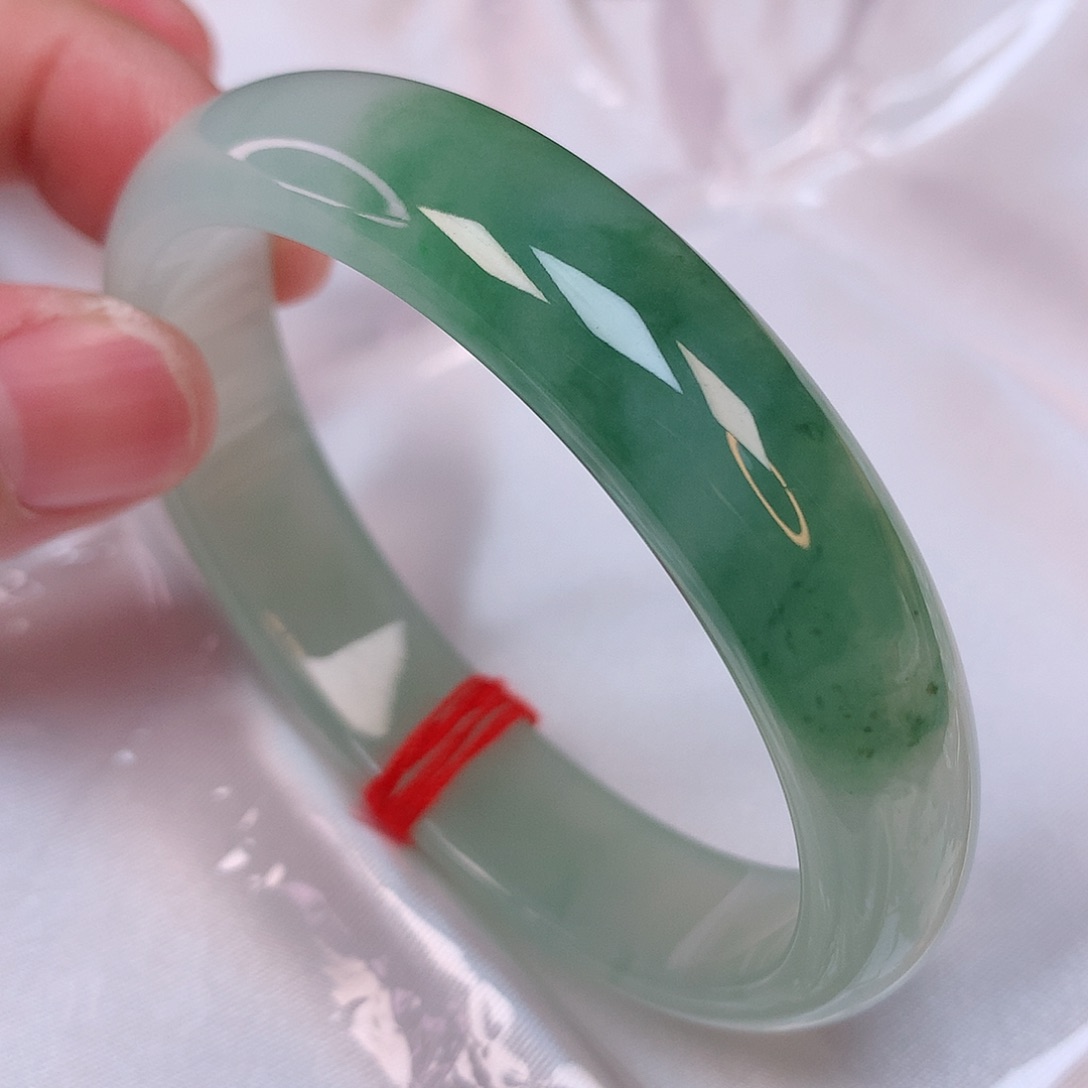 翡翠手镯（贵妃镯）未镶嵌56