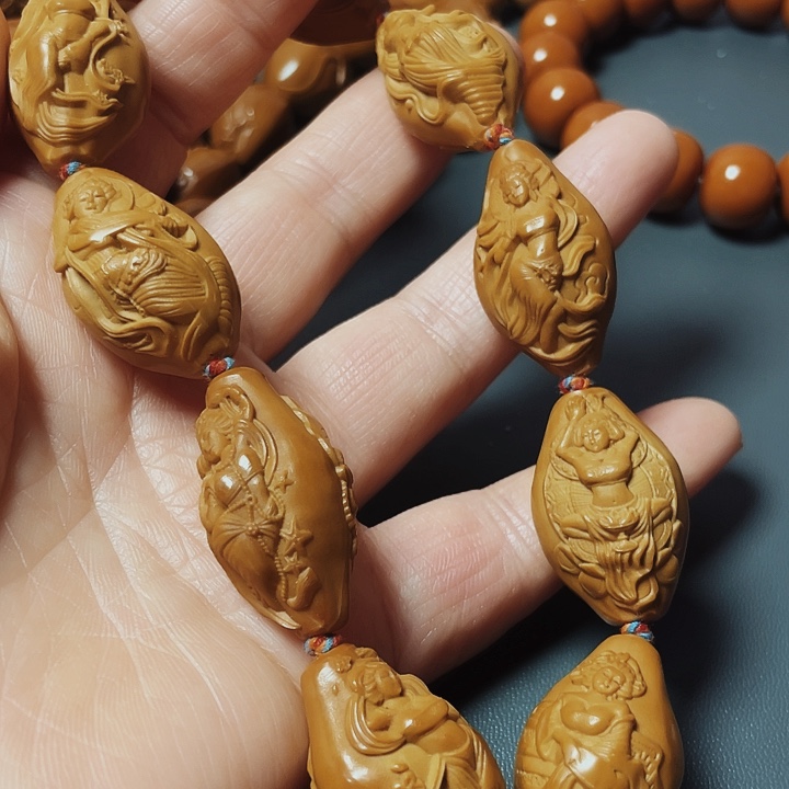 十大美女，橄榄核雕