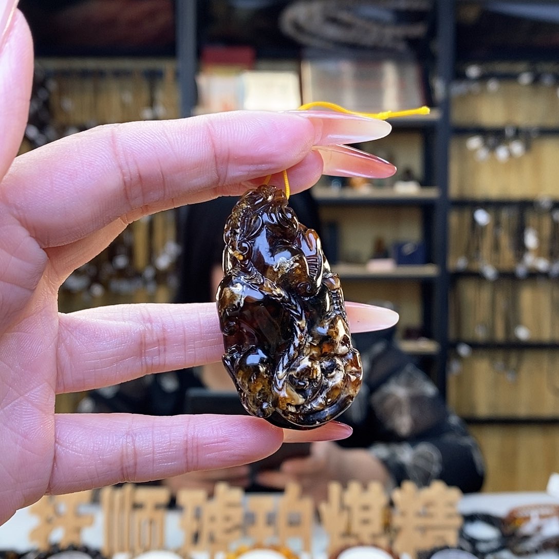 琥珀裸石未镶嵌抚顺琥珀